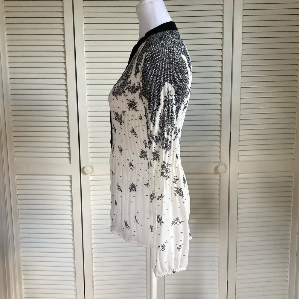 Sheer Floral Women's Top - Picture 7 of 8
